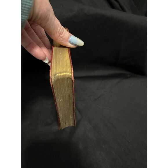 Antique Leather Bound Volume of Shakespeare 1920's Vintage - Picture 8 of 15